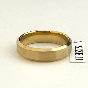 Gold Tone Ring, Size 11